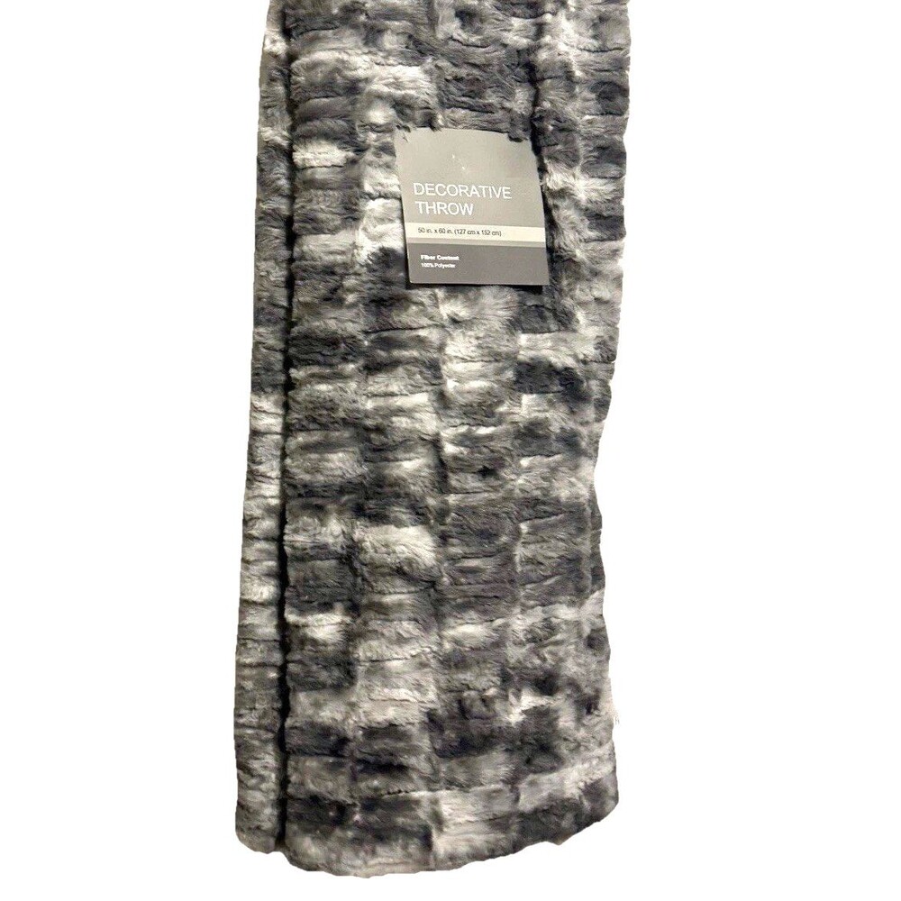 Faux Fur Throw Blanket, Super Soft Cozy Blanket, Luxury 50" x 60" Marbled Gray